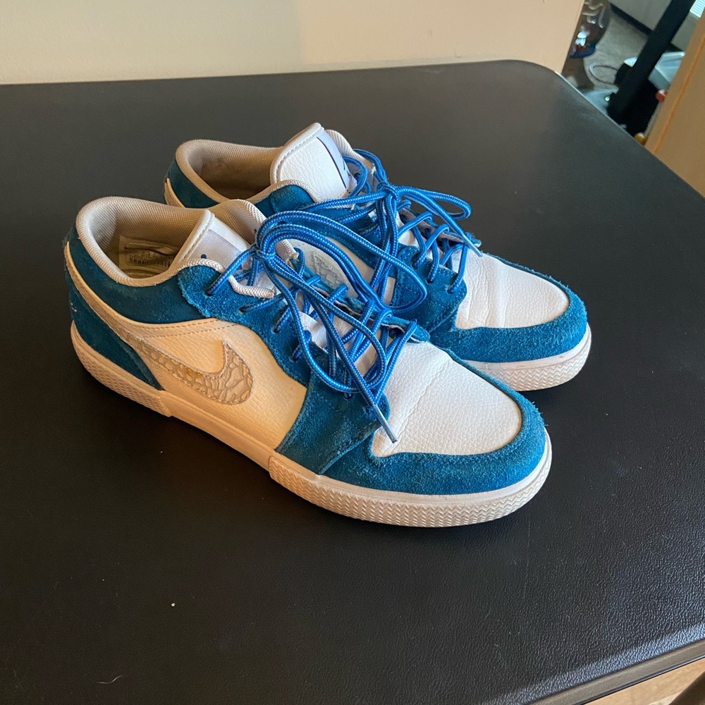 Air jordan 1 low true blue cement